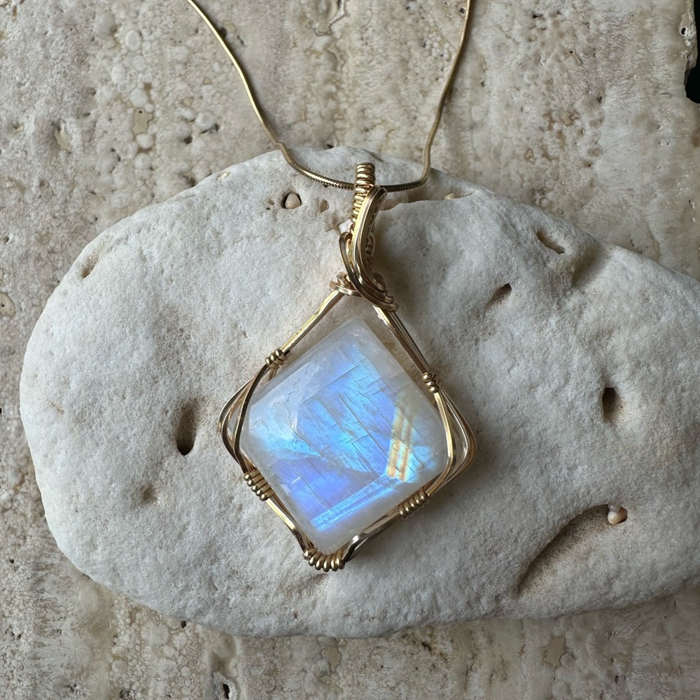 Diamond Shaped Rainbow Moonstone